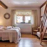 La Belle Maison Bed and breakfast