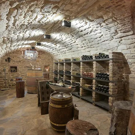 La Belle Maison Bed and Breakfast