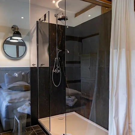 La Belle Maison Bed & Breakfast *