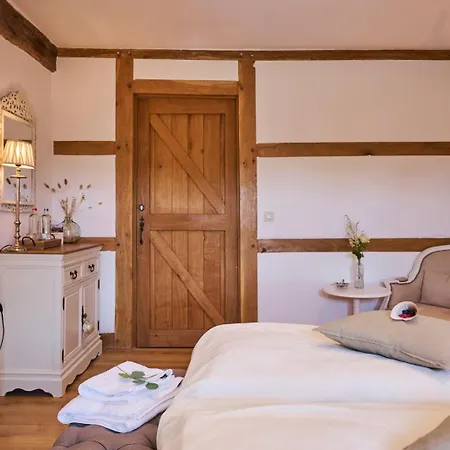 La Belle Maison Couette-café 3*