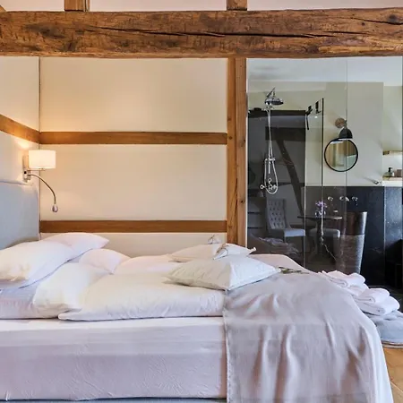 Couette-café La Belle Maison 3*