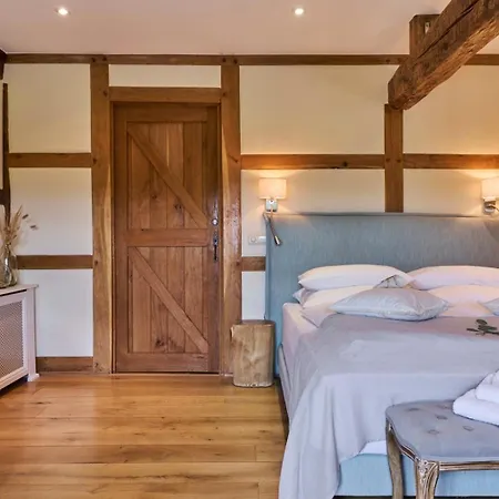 Couette-café La Belle Maison 3*